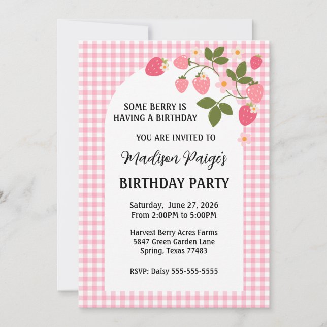 Invitación Cute Strawberry Pink Gingham Girls Birthday  (Anverso)