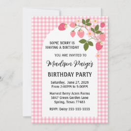 Invitación Cute Strawberry Pink Gingham Girls Birthday