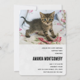Invitación Cute Tabby Kitten Parece Sorprendido Cumpleaños
