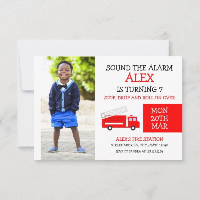Invitación Cute White & Red Kids Foto de un camión de bombero (Anverso)