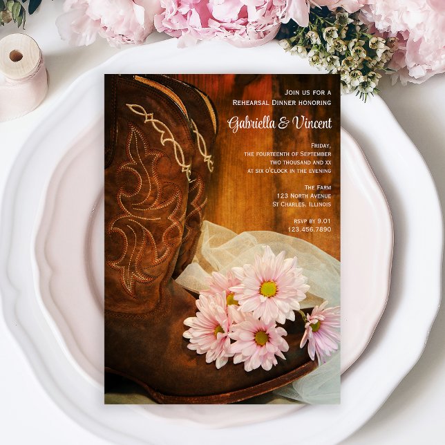 Invitación Daisies rosados Cowboy Boots Boda Cena de ensayo (Subido por el creador)