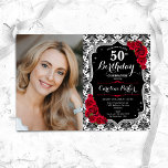 Invitación Damask Black Silver Roses Roses Foto 50 cumpleaños<br><div class="desc">Elegante invitación de 50 años floral femenina con tu foto. Diseño rojo blanco y negro de cristal con plata falsa purpurina. Presenta un patrón de damasco blanco y negro, rosas rojas, fuente de guión y confeti. Perfecto para un elegante fiesta de celebración de cumpleaños. Personaliza con tus propios detalles. ¡Se...</div>