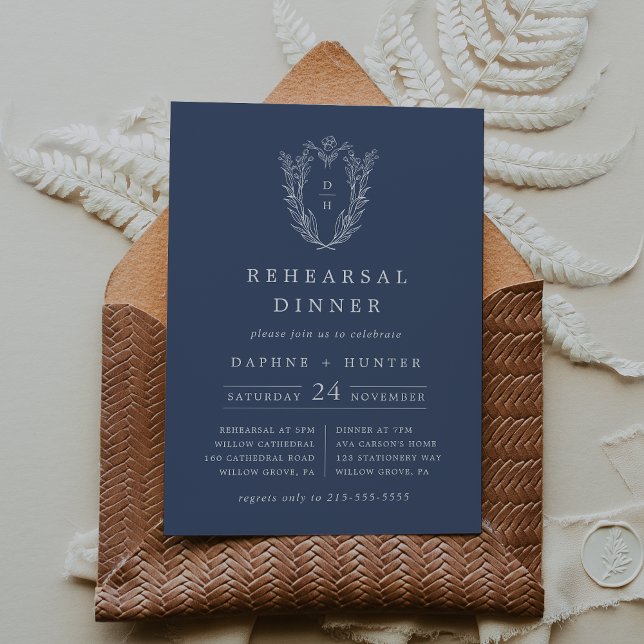 Invitación DAPHNE Cena de Cena Elegante De Flores Azul Oscuro (DAPHNE Dark Blue Elegant Floral Rehearsal Dinner Invitation)