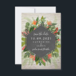 Invitación de Ahorro de Fecha de Ladrillo Botánico<br><div class="desc">Una elegante invitación de respuesta de boda con un diseño geométrico inspirado en pizarra rodeado de vegetación tropical sobre un fondo de ladrillo blanco.</div>