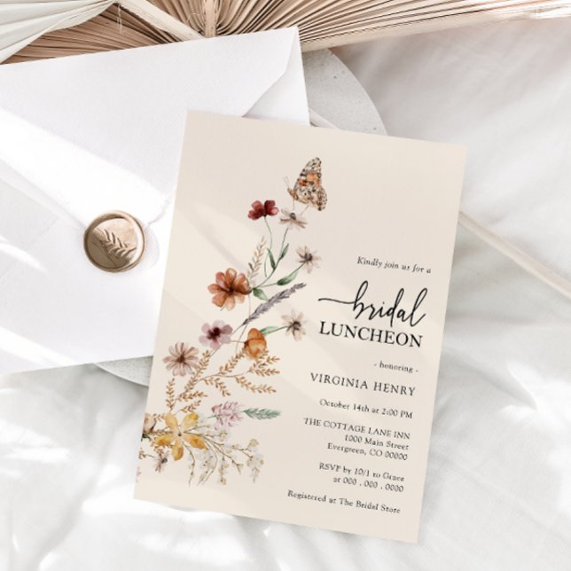 Invitación de Almuerzo Floral de Boda (Boho Wildflower and Butterfly Floral Bridal Luncheon Invitation by Painted Paperie
)