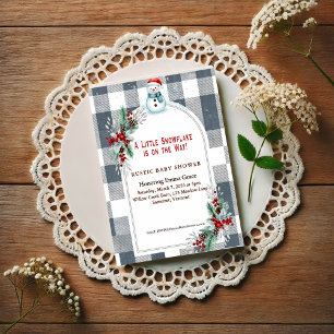 Invitación de baby shower a cuadros con muñeco de