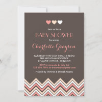Invitación de baby shower con chevron gris y rosa