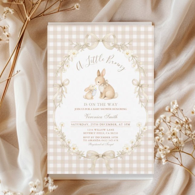 Invitación de baby shower de conejo neutral gingha (Subido por el creador)