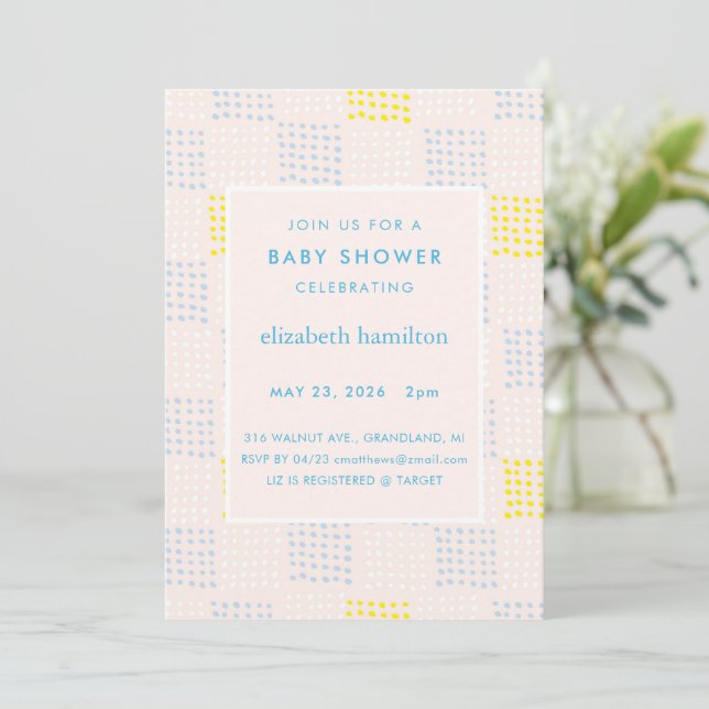Invitación de baby shower de lunares y cuadrados r (Anverso de pie)