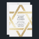 Invitación de Bat Mitzvah, Relieve metalizado dora<br><div class="desc">El moderno Relieve metalizado dorado Bat Mitzvah Invitation ofrece un esquema único y moderno de Star of David en torno a los detalles de su evento.</div>