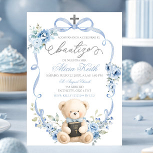 Invitación de bautizo coqueta de oso azul español