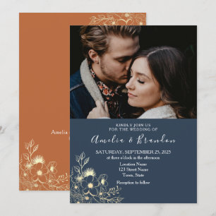 Invitación de boda azul marino con encaje dorado