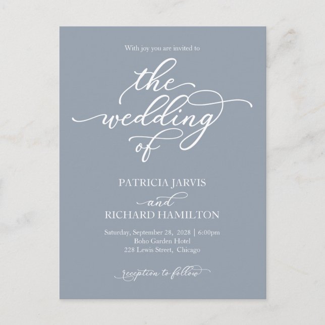 Invitación de boda azul polvoriento con caligrafía (Anverso)