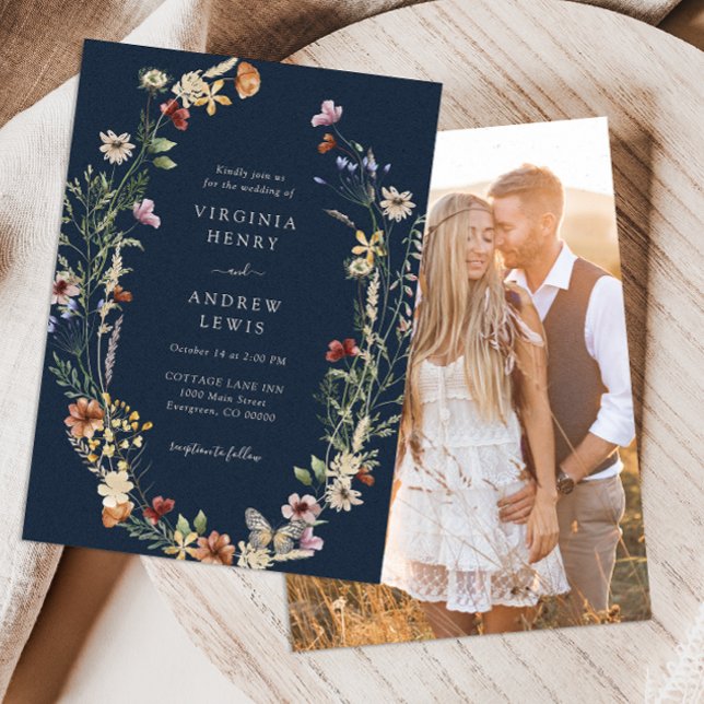 Invitación de boda boho azul marino (Navy Blue Boho Photo Wedding Invitation by Painted Paperie
)
