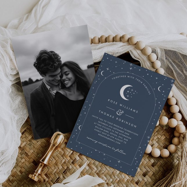 Invitación de boda celestial arqueada de la Marina (Zazzle Navy Celestial Arched Wedding Invitation Photo)