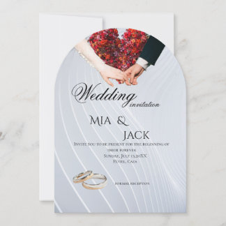 Invitación de boda con arco de corazón floral romá