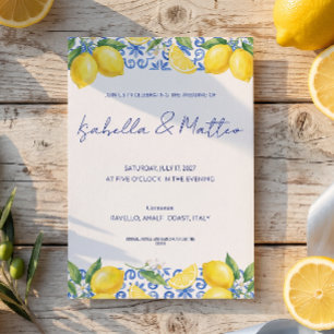 Invitación de boda con azulejo azul y limón de la