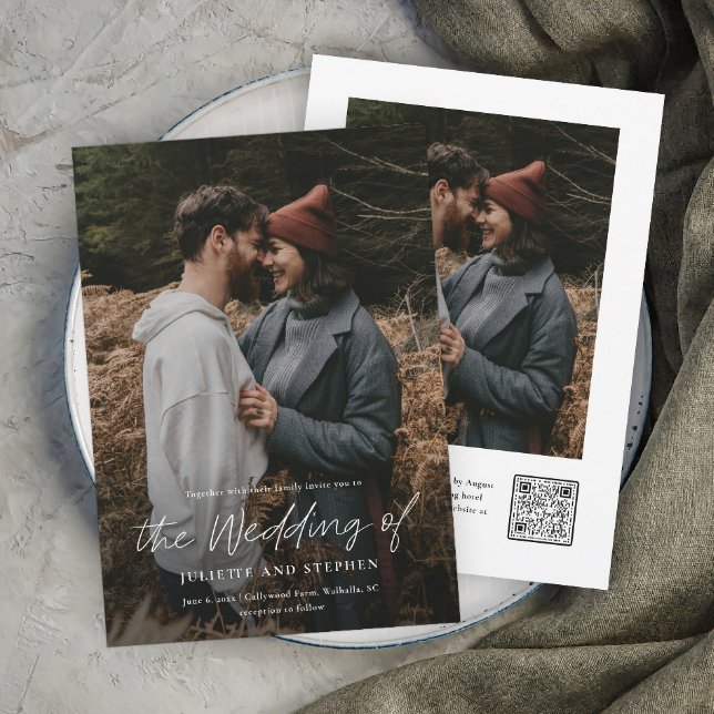 Invitación de boda con código QR simple de escritu (Minimal photo wedding invitation with modern script and QR Code RSVP with additional photo on back.)