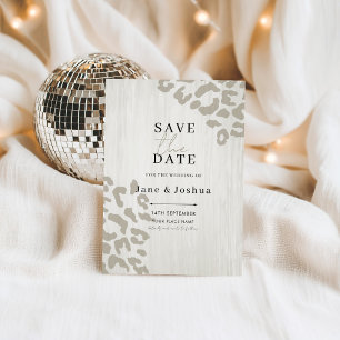 Invitación de boda con estampado animal neutro par