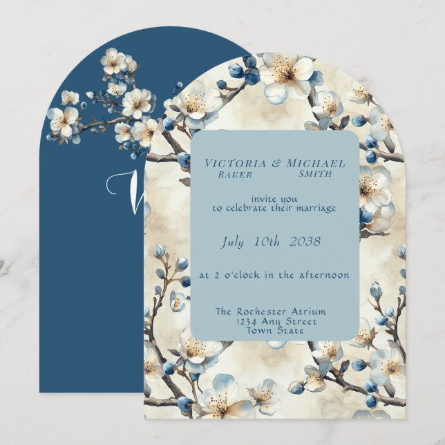 Invitación de boda con flores blancas y azules de  (Anverso / Reverso)