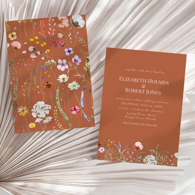 Invitación de boda con flores silvestres boho de t (Terracotta Boho Wildflower Wedding Invitation on a sunny neutral dry palm leaf.)