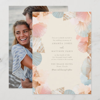 Invitación de boda con foto de conchas marinas cos