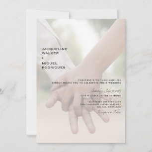 Invitación de boda con foto de manos moderna