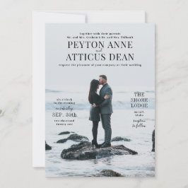 Invitación de boda con foto vertical de la atmósfe