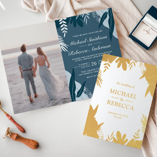 Invitación de boda con hojas azules polvorientas y