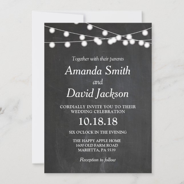Invitación de boda con luces de cadena en pizarra (Anverso)
