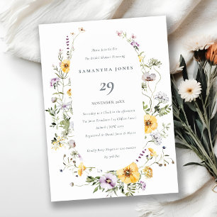 Invitación de boda con marco de flor silvestre de