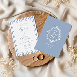 Invitación de boda con monograma azul polvoriento