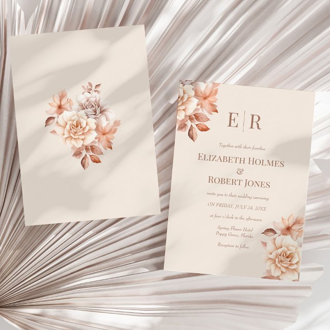 Invitación de Boda con Monograma en Beige Rosado (Modern Rose Gold Floral Monogram Wedding Invitation on a sunny neutral dry palm leaf.)