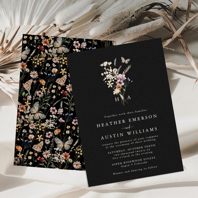 Invitación de boda con monograma negro (Floral Monogram Black Boho Wedding Invitation with Butterfly by Painted Paperie)