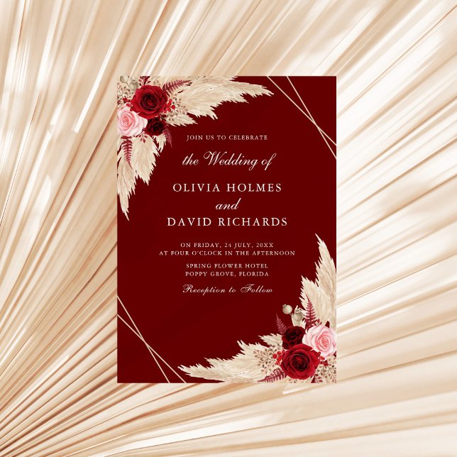 Invitación de Boda con Rosas de Borgoña y Pasto de (Burgundy Roses and Pampas Grass Wedding Invitation on a sunny neutral dry palm leaf)