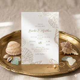 Invitación de boda de conchas doradas y costa blan