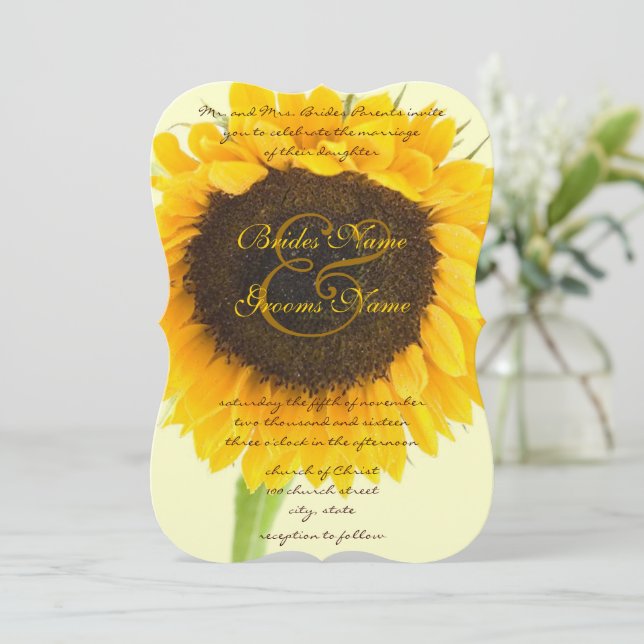 Invitación de boda de girasoles del granero rústic (Anverso de pie)