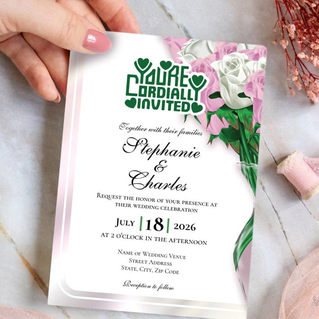Invitación de Boda de Rosa Rosa - Letra Verde 4 (Pink and White roses in vase wedding invite design with green heading)