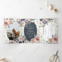 invitación de boda de tres dobleces con flores de 