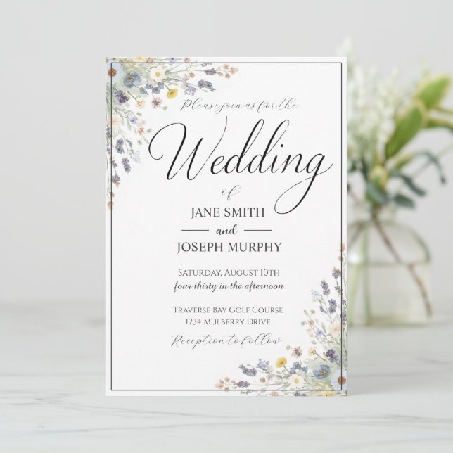 Invitación de boda delicada de flores silvestres (Anverso de pie)