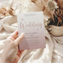 Invitación de boda elegante con caligrafía en oro