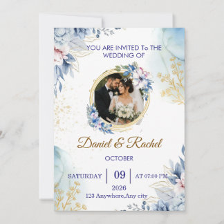 Invitación de boda elegante con flores azules y fo