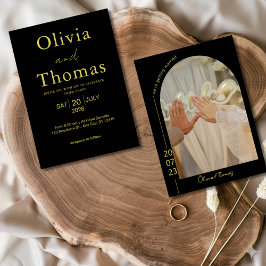 Invitación de boda elegante negra y dorada moderna