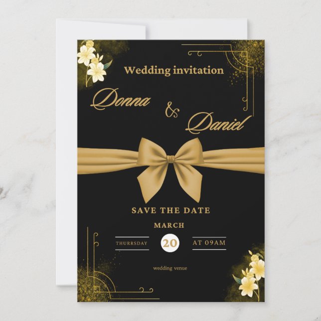 Invitación de boda elegante verde y dorada con flo (Anverso)