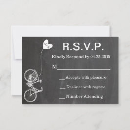 Invitación de boda en pizarra R.S.V.P. con bicicle