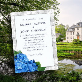 Invitación de boda enmarcada con hortensias azules