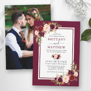 Invitación de boda floral acuarela borgoña con fot