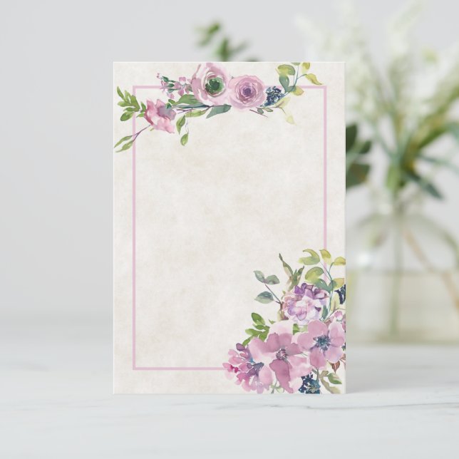 Invitación de boda floral acuarela púrpura presupu (Anverso de pie)