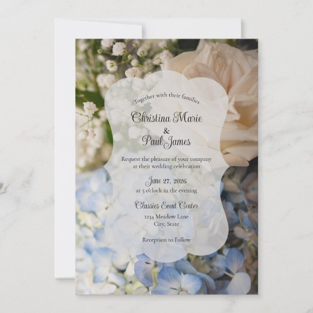 Invitación de boda floral azul y blanco elegante (Anverso)