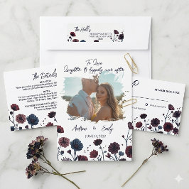 Invitación de boda floral borgoña y azul temperame